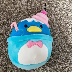 Tuxesdosam squishmallow